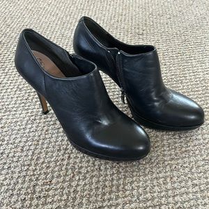 Vince Camaro Elvin Booties Black 9.5